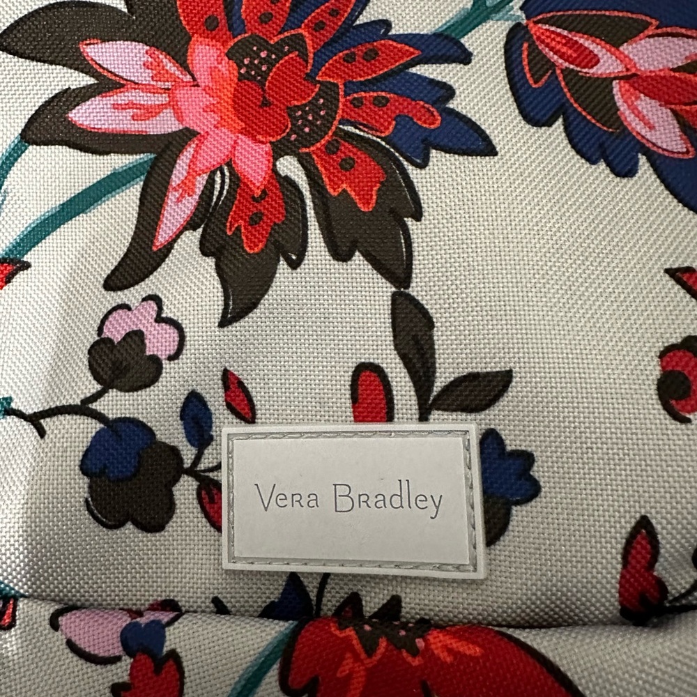 Vera Bradley Lighten Up Essential Sling Backpack NWT - Picture 7 of 9